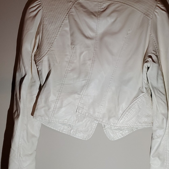 Jacket - Picture 3 of 4